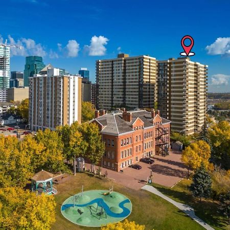 Apartament Prime Location Near Jasper Ave With Downtown Views, Netflix, Gym, Sauna, Sleeps 4 Edmonton Zewnętrze zdjęcie