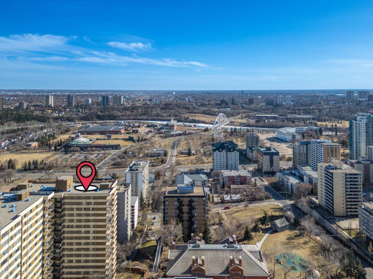 Apartament Prime Location Near Jasper Ave With Downtown Views, Netflix, Gym, Sauna, Sleeps 4 Edmonton Zewnętrze zdjęcie